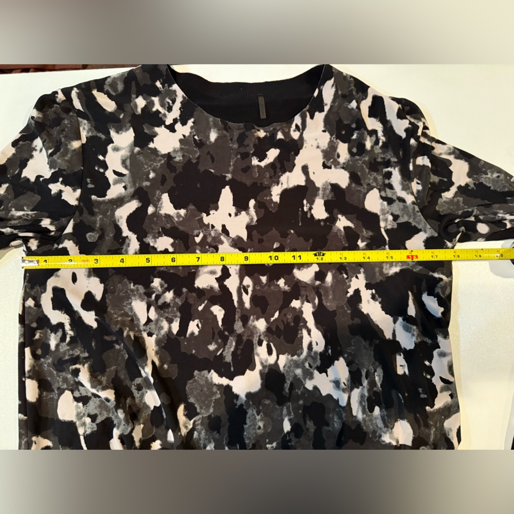 Norma Kamali Stylish Black and White Stretch Camouflage Women's Dress - Picture 4 of 5